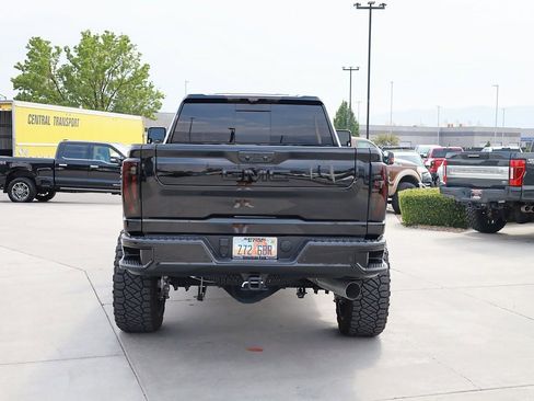 Used 2025 GMC Sierra 3500 AT4 w/ AT4 Premium Plus Package image 5