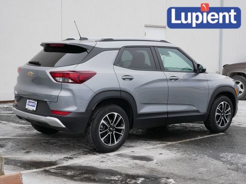 Used 2024 Chevrolet TrailBlazer LT image 3