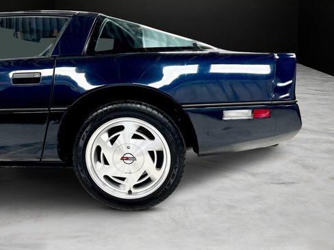 Used 1989 Chevrolet Corvette Coupe RWD image 27