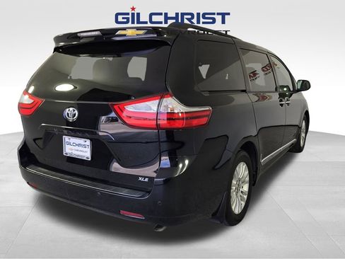 Used 2015 Toyota Sienna XLE w/ XLE Navigation Package image 7