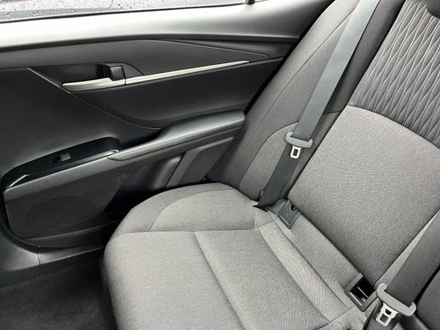 Used 2025 Toyota Camry LE image 39