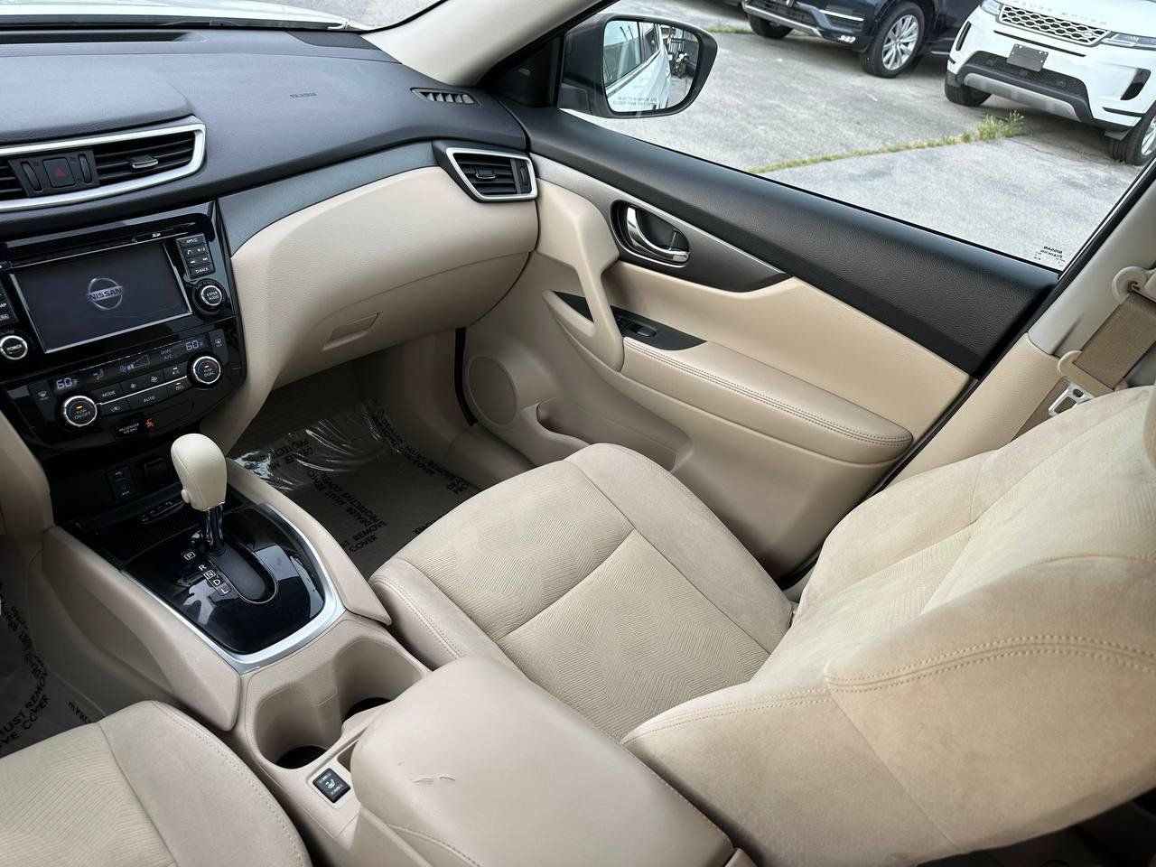 Used 2015 Nissan Rogue SV w/ SV Premium Package FWD image 40