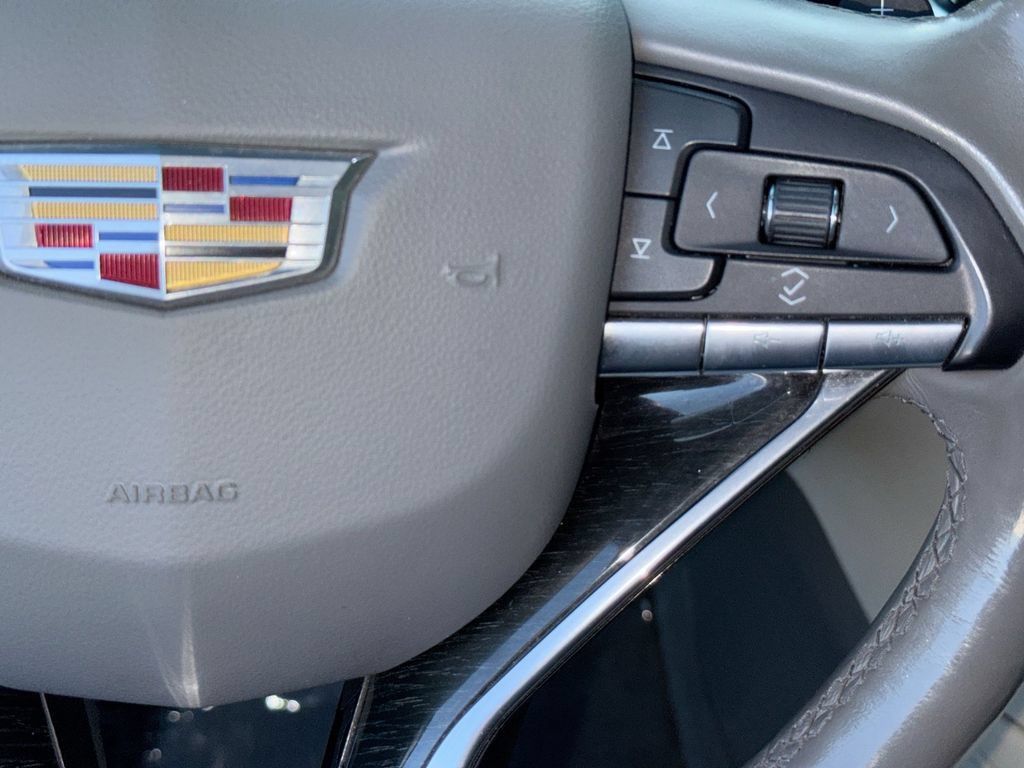 Used 2020 Cadillac XT6 Premium Luxury FWD image 18
