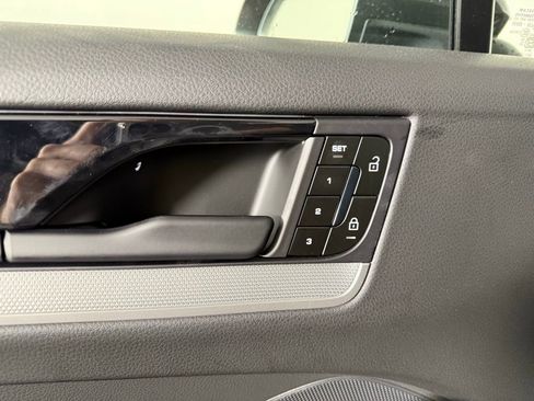 New 2025 Porsche Cayenne Coupe image 25