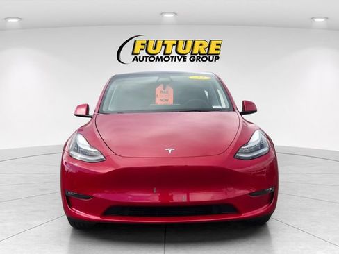 Used 2022 Tesla Model Y Long Range AWD/4WD image 2