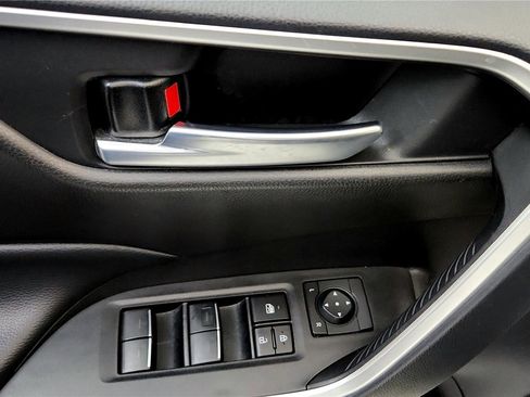Certified 2025 Toyota RAV4 XLE AWD/4WD image 23