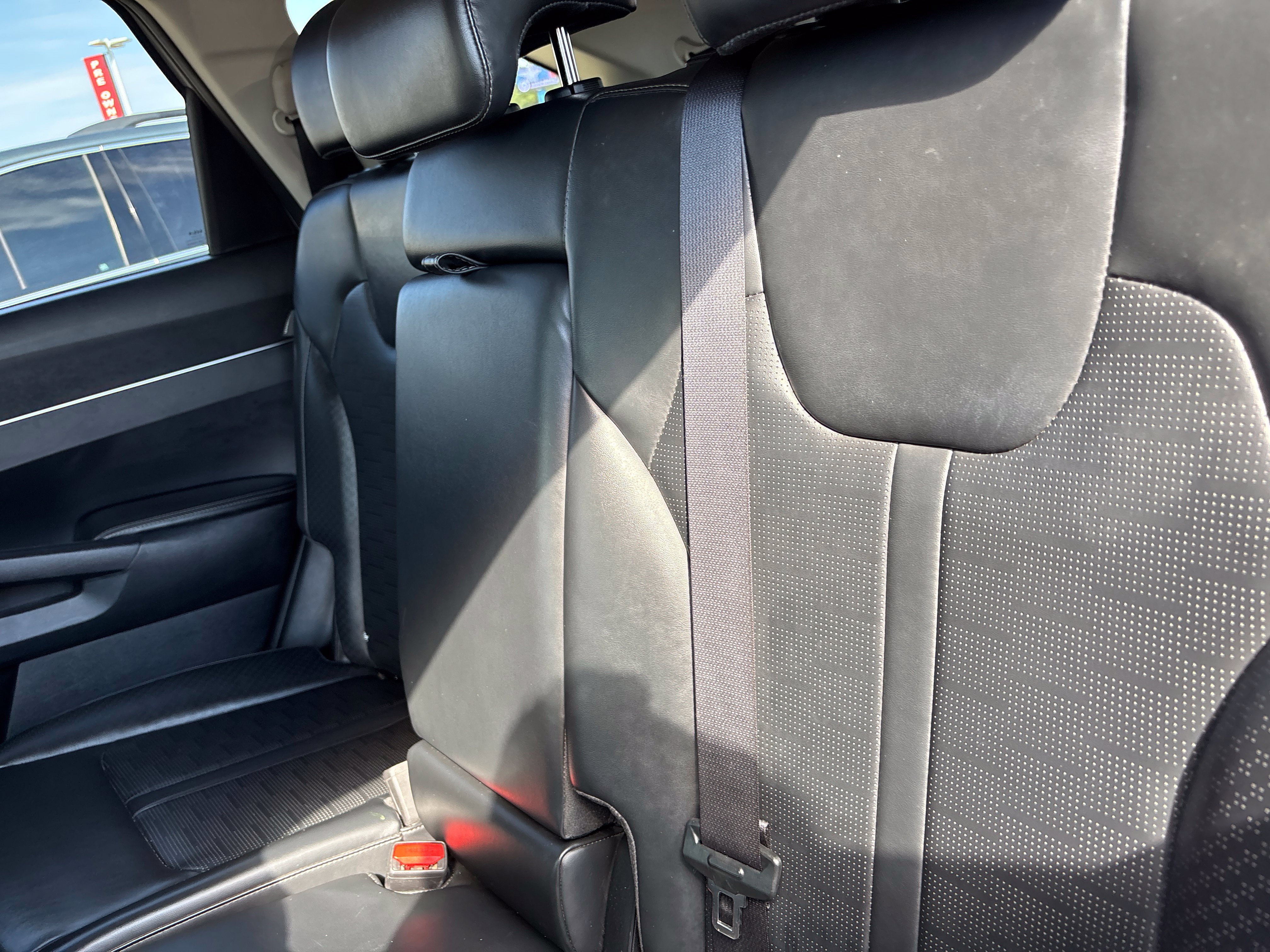 Used 2024 Kia Sorento S w/ Panoramic Sunroof Package FWD image 41