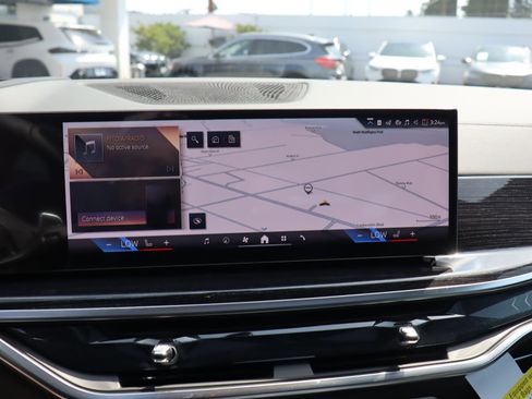 Used 2026 BMW X5 sDrive40i w/ M Sport Package image 19