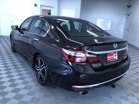 Used 2017 Honda Accord Sport Special Edition image 12