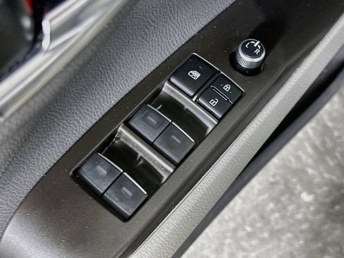 Used 2022 Toyota Camry XLE FWD image 21
