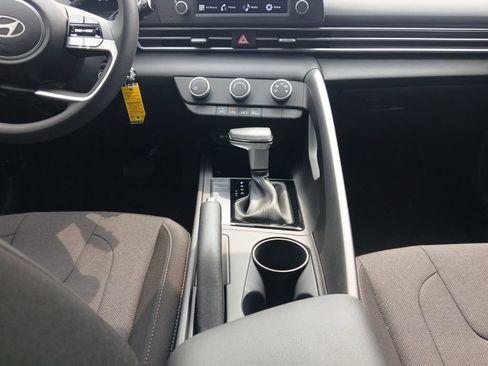 New 2026 Hyundai Elantra SE FWD image 11