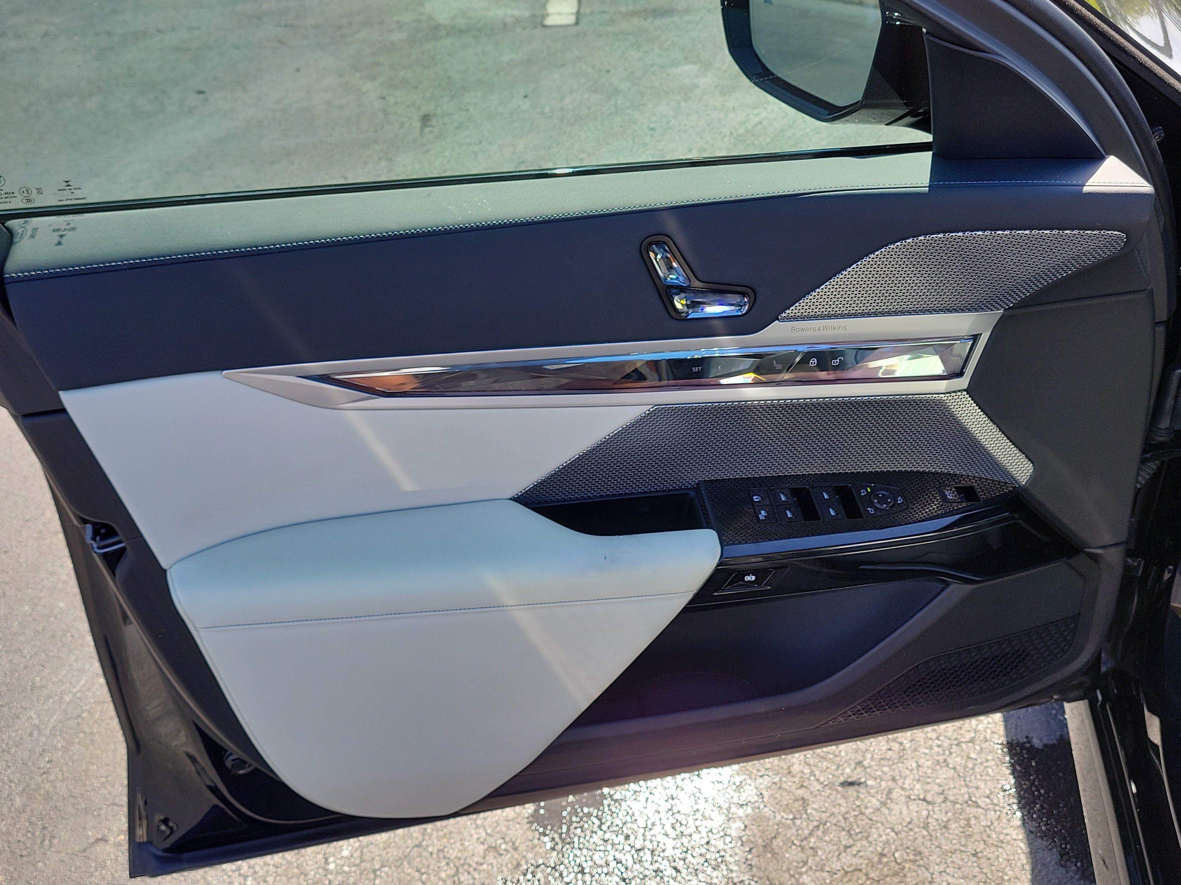 Used 2023 BMW 740i RWD image 17