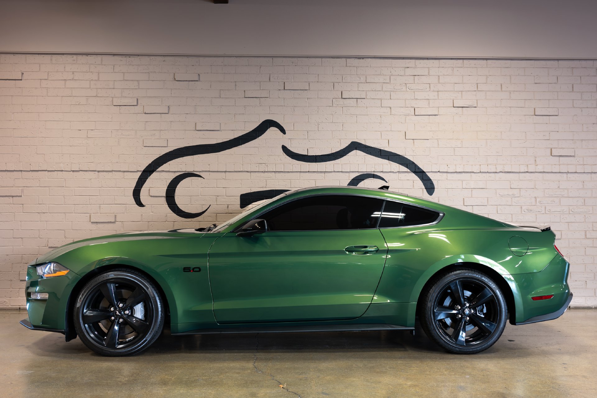 Used 2022 Ford Mustang GT Premium w/ Black Accent Package RWD image 9