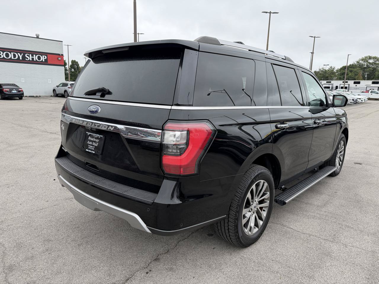 Used 2018 Ford Expedition Limited w/ Equipment Group 301A AWD/4WD image 5