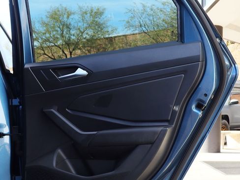 Used 2021 Volkswagen Jetta SE w/ SE Cold Weather Package image 26