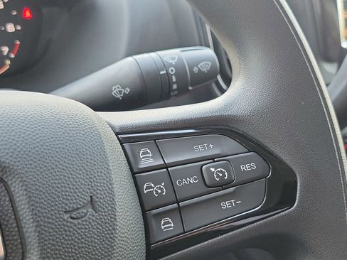 Used 2025 RAM ProMaster 2500 w/ Convenience Group image 12