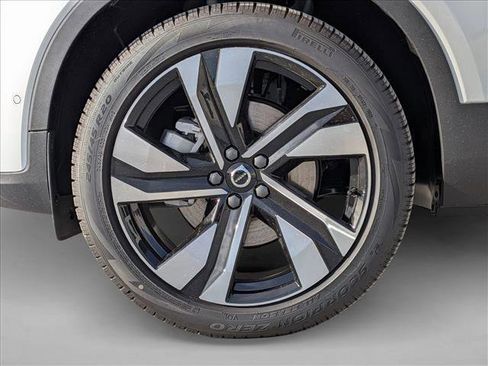 New 2026 Volvo XC40 B5 Ultra w/ Climate Package image 11
