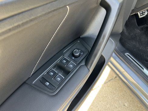 Certified 2023 Volkswagen Tiguan SE R-Line FWD image 14