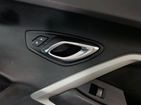 Used 2020 Chevrolet Camaro LT image 32