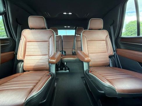 Used 2024 GMC Yukon Denali Ultimate AWD/4WD image 27