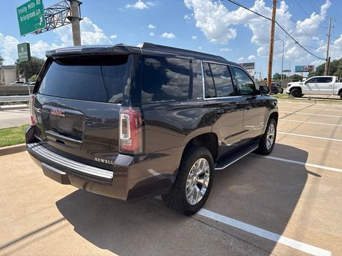 Used 2016 GMC Yukon SLT w/ Open Road Package AWD/4WD image 10