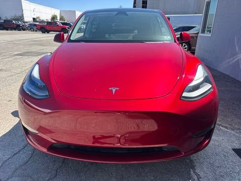Used 2024 Tesla Model Y Long Range AWD/4WD image 2