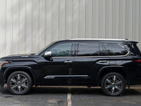 Used 2023 Toyota Sequoia Capstone AWD/4WD image 54