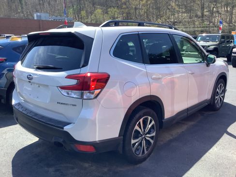 Used 2022 Subaru Forester Limited AWD/4WD image 2