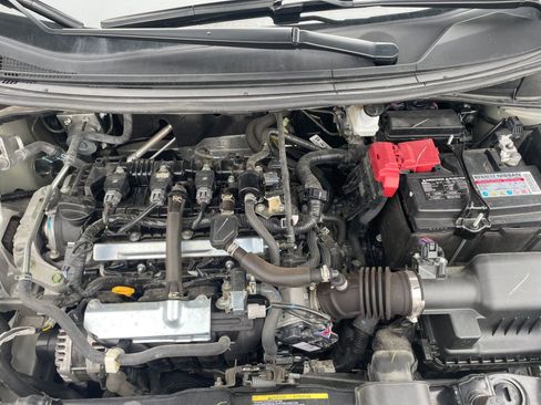 Used 2025 Nissan Versa SV image 30