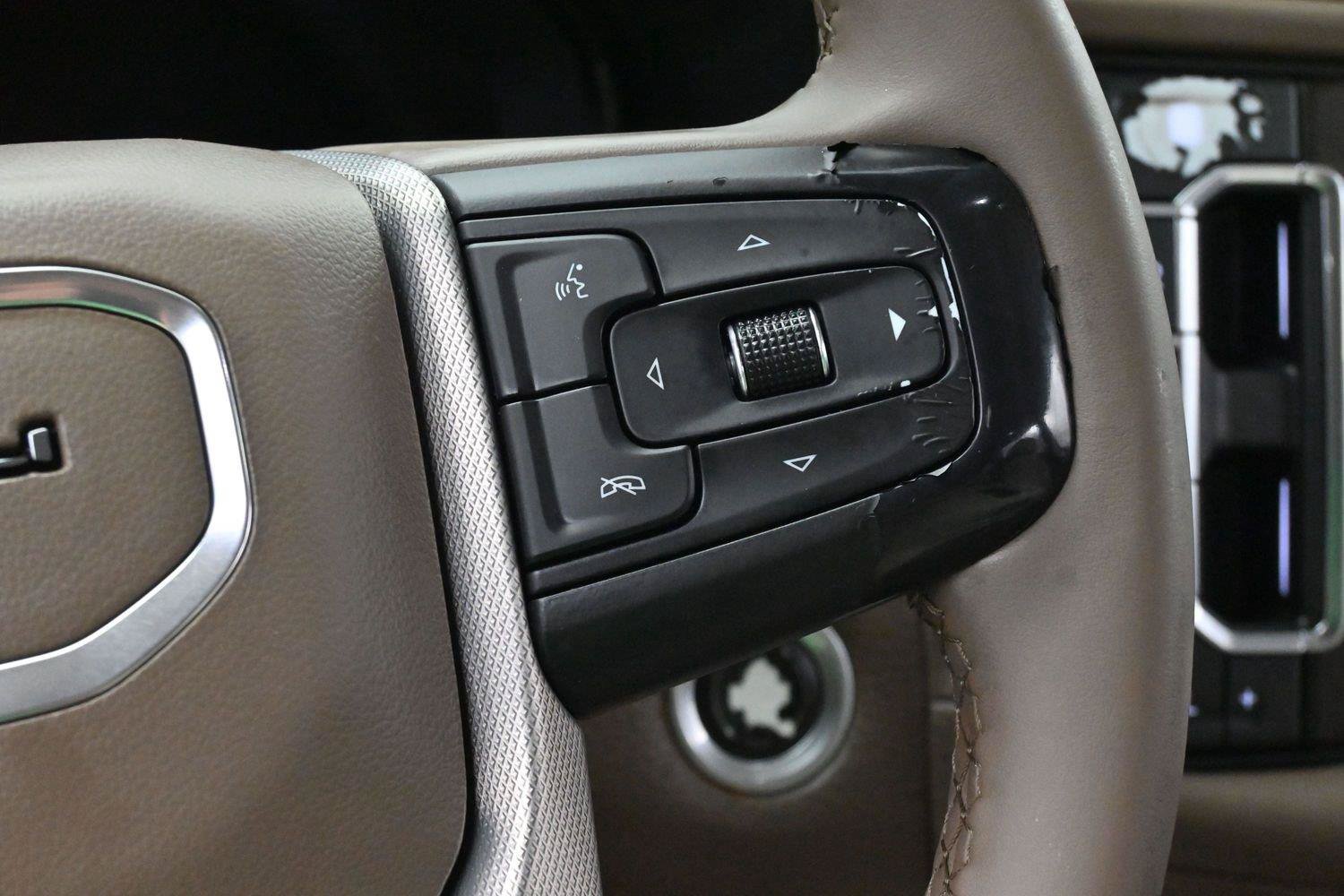 Used 2023 GMC Yukon XL Denali AWD/4WD image 22