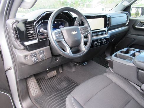 Used 2023 Chevrolet Silverado 1500 LT image 15