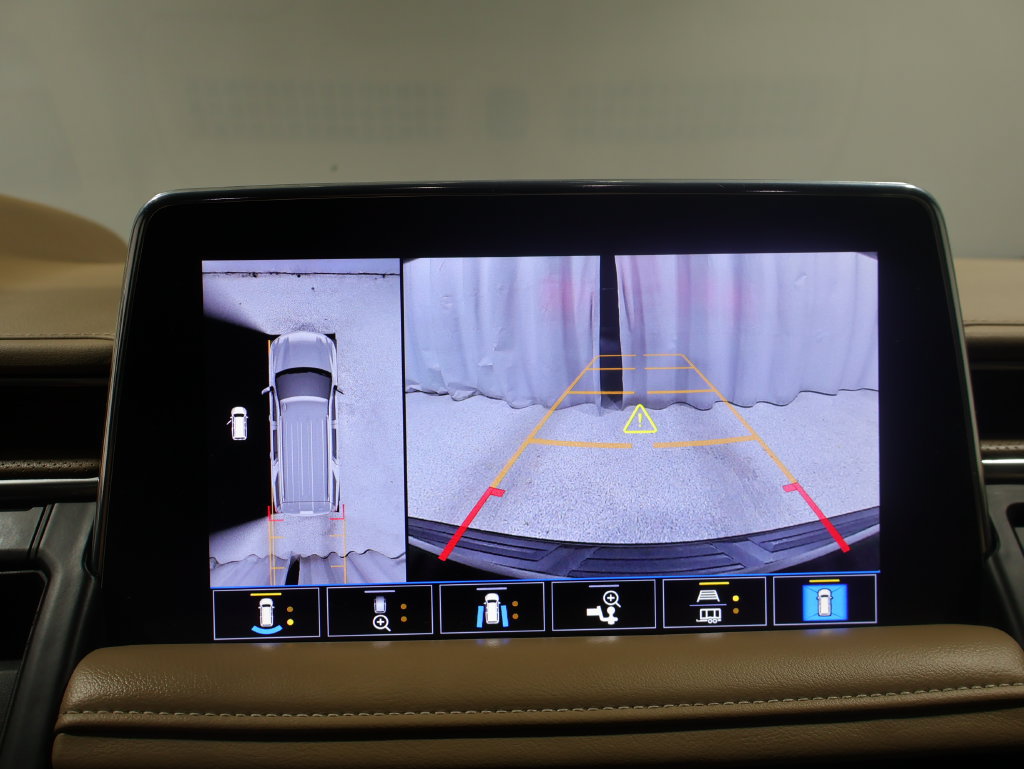 Used 2021 Chevrolet Tahoe Premier w/ Premium Package AWD/4WD image 29