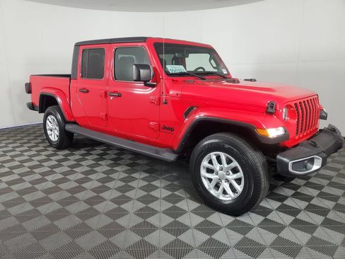 Used 2023 Jeep Gladiator Sport AWD/4WD image 2