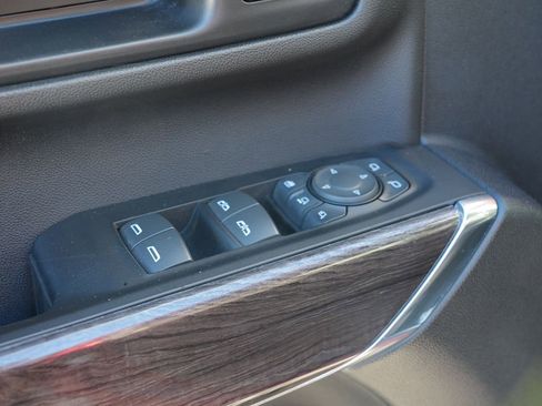 Used 2022 Chevrolet Silverado 2500 LTZ w/ LTZ Plus Package image 17