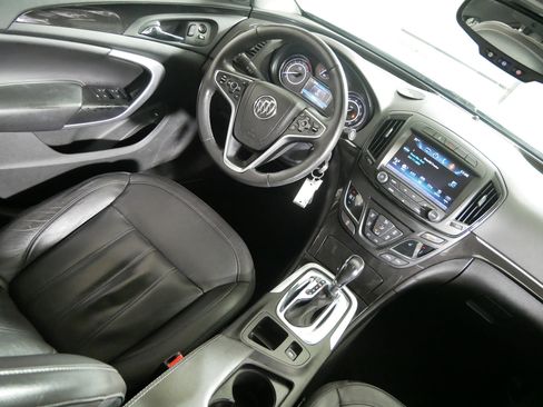 Used 2016 Buick Regal Sport Touring image 9
