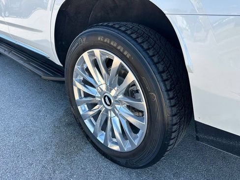 Used 2023 Cadillac Escalade Premium Luxury w/ LPO, Illumination Package RWD image 11