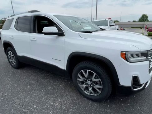 Used 2023 GMC Acadia SLT w/ Technology Package FWD image 7