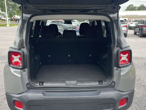 Used 2020 Jeep Renegade Altitude AWD/4WD image 6