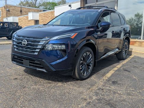New 2026 Nissan Rogue Platinum w/ Platinum Premium Package AWD/4WD image 2