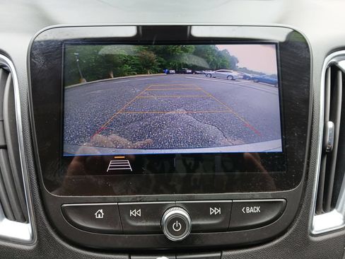 Used 2020 Chevrolet Malibu LT FWD image 20
