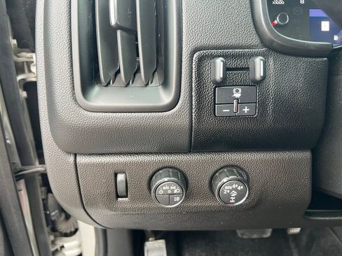 Used 2020 Chevrolet Colorado ZR2 w/ ZR2 Dusk Special Edition image 45