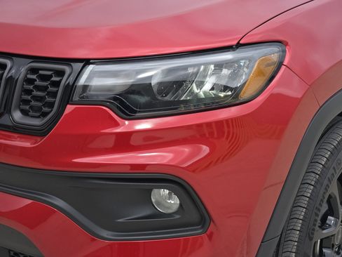 New 2026 Jeep Compass Latitude image 7