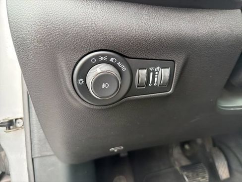 Used 2025 Jeep Compass Limited AWD/4WD image 13