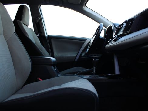 Used 2017 Toyota RAV4 XLE image 41