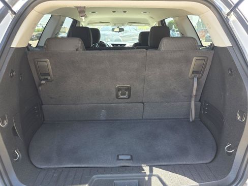 Used 2017 Chevrolet Traverse LT FWD image 30