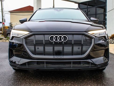 Used 2022 Audi e-tron Premium w/ Convenience Plus Package image 2
