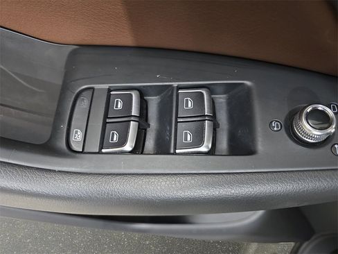 Used 2015 Audi Q5 2.0T Premium Plus w/ Premium Plus Package image 29