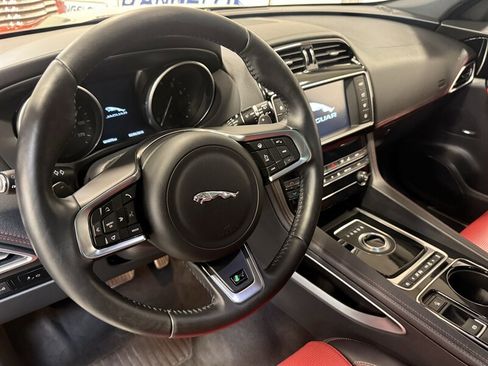 Used 2017 Jaguar F-PACE R-Sport AWD/4WD image 19