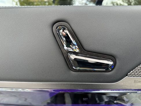 Used 2024 BMW 760i xDrive w/ Premium Package image 14