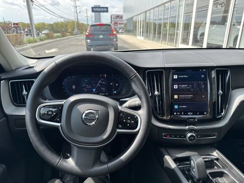 Certified 2025 Volvo XC60 B5 Plus AWD/4WD image 19